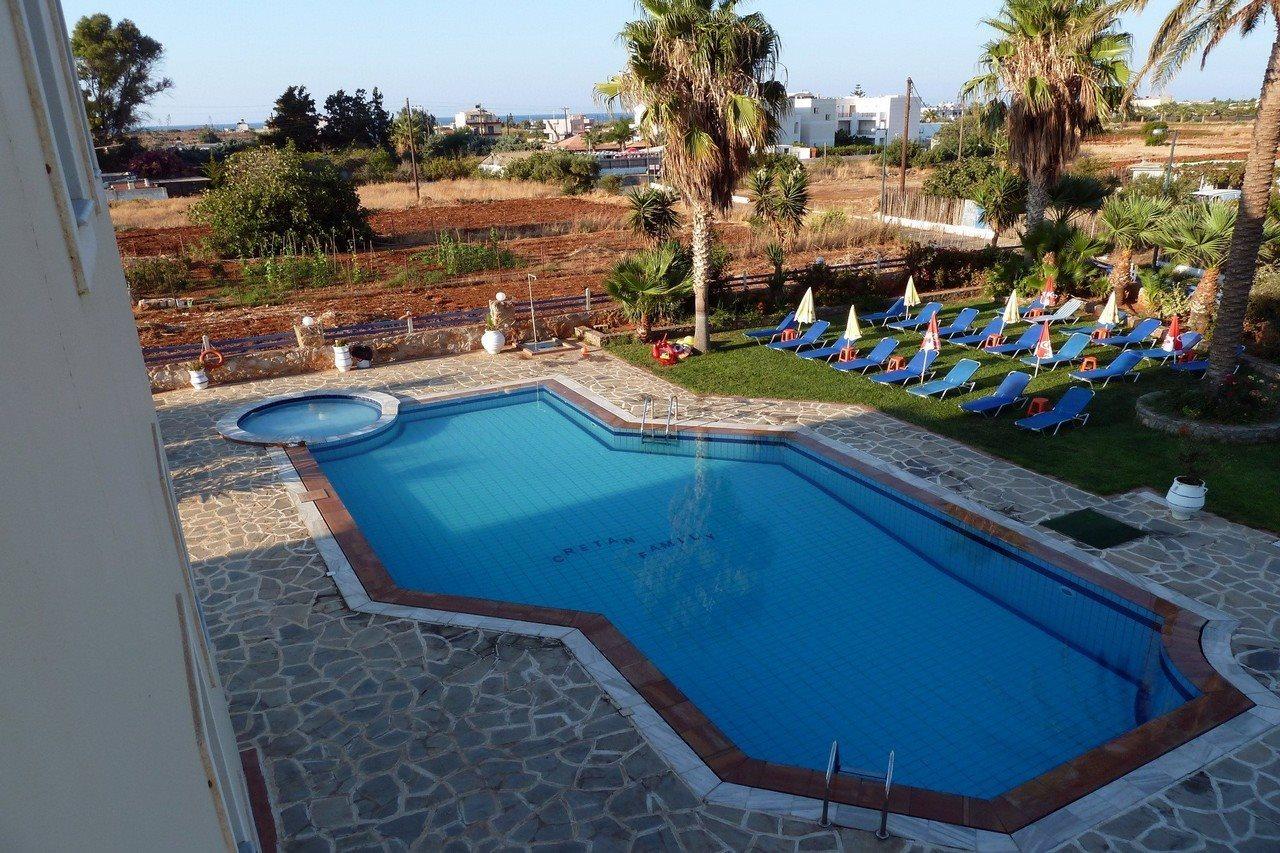 Cretan Family Apartments 말리아 외부 사진